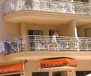 hidden camera girl without panties on balcony