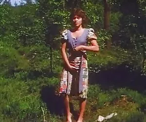 Retro - Girl masturbates outdoor